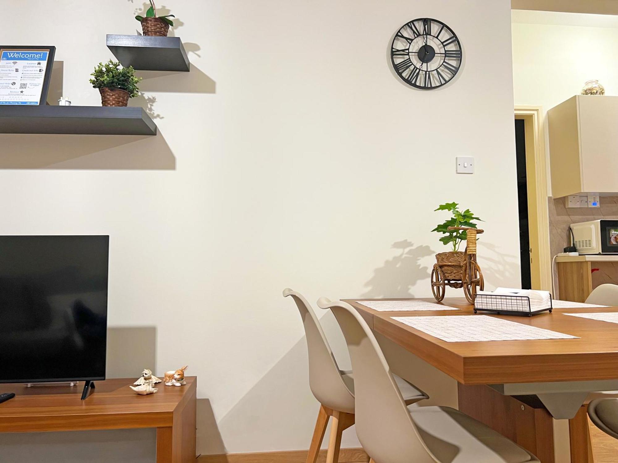 Albert'S Apartment Mackenzie 001 拉纳卡 外观 照片