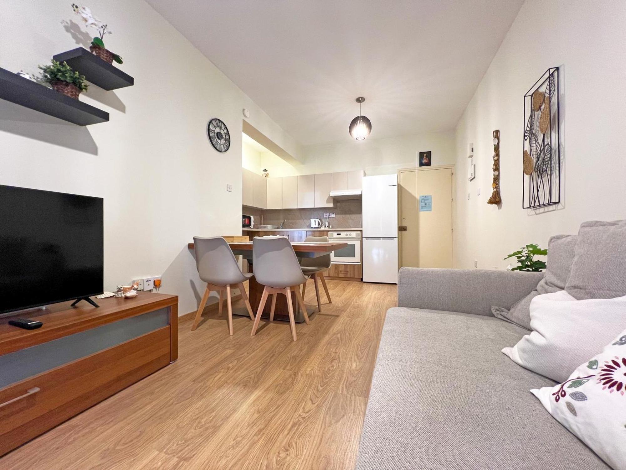 Albert'S Apartment Mackenzie 001 拉纳卡 外观 照片